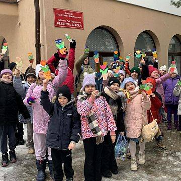 Dzielimy się wspomnieniami z ferii w Błękitnej Szkole Grafika Dzielimy się wspomnieniami z ferii w Błękitnej Szkole