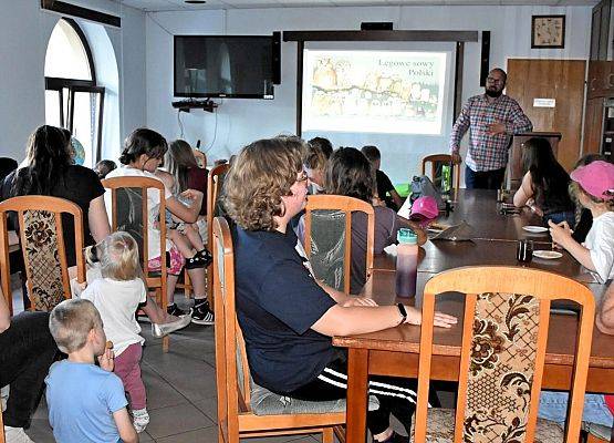 Sala edukacyjna plelegnet i grupa ok 20 os