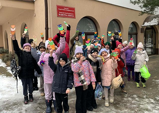 Dzielimy się wspomnieniami z ferii w Błękitnej Szkole Grafika Dzielimy się wspomnieniami z ferii w Błękitnej Szkole